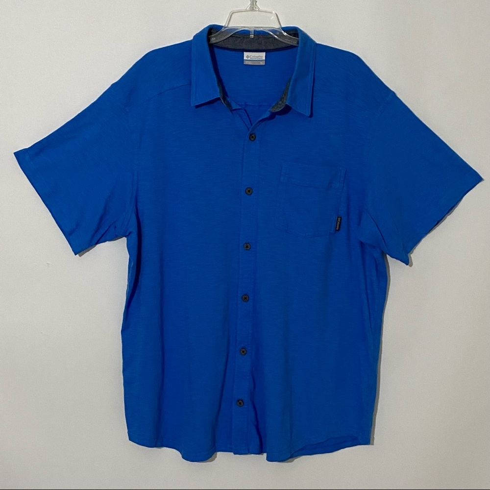 Columbia Sportswear Men’s Button up Size XL Solid Blue short sleeve chest pocket